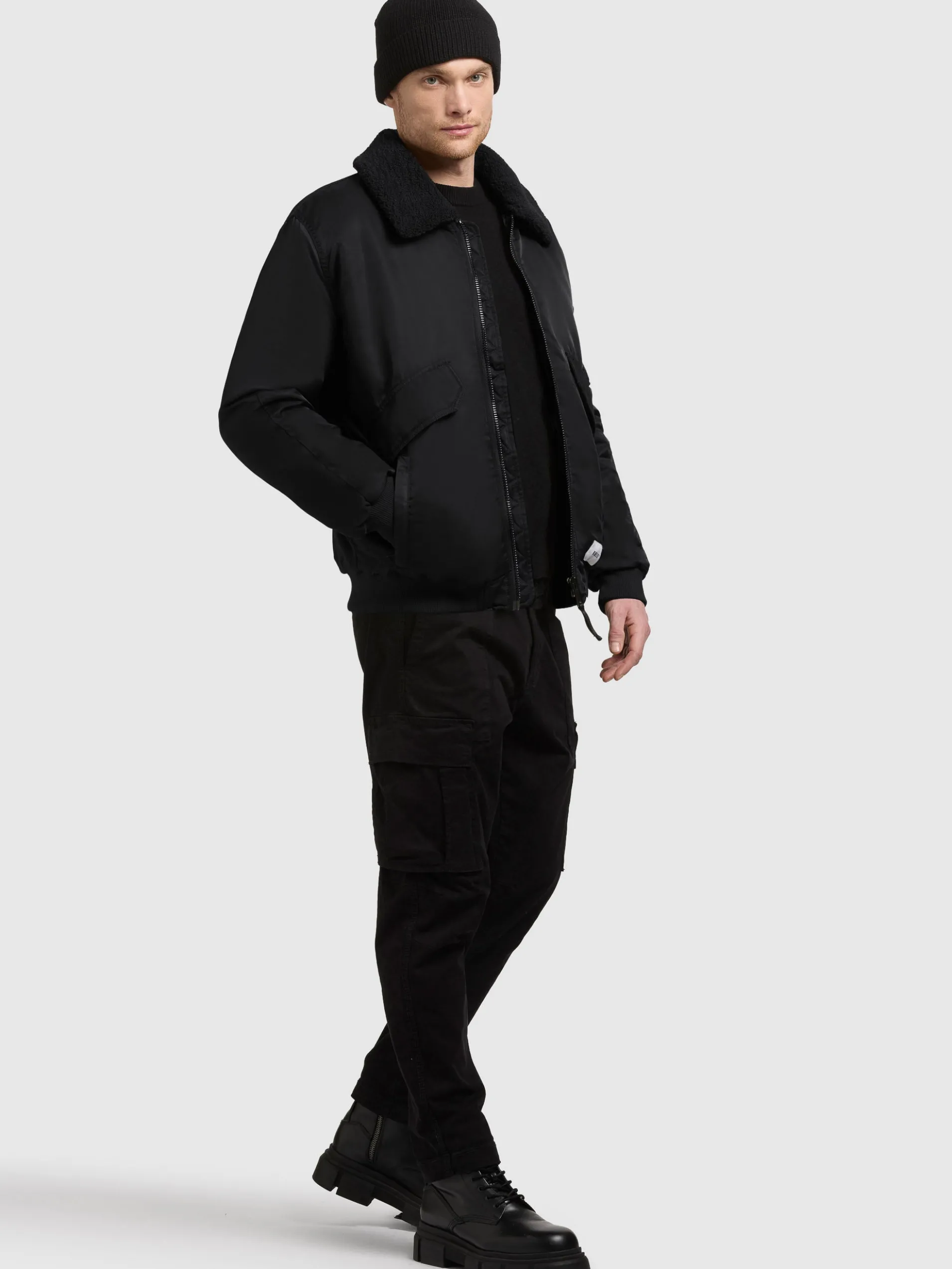 Jacke GROUND BLACK