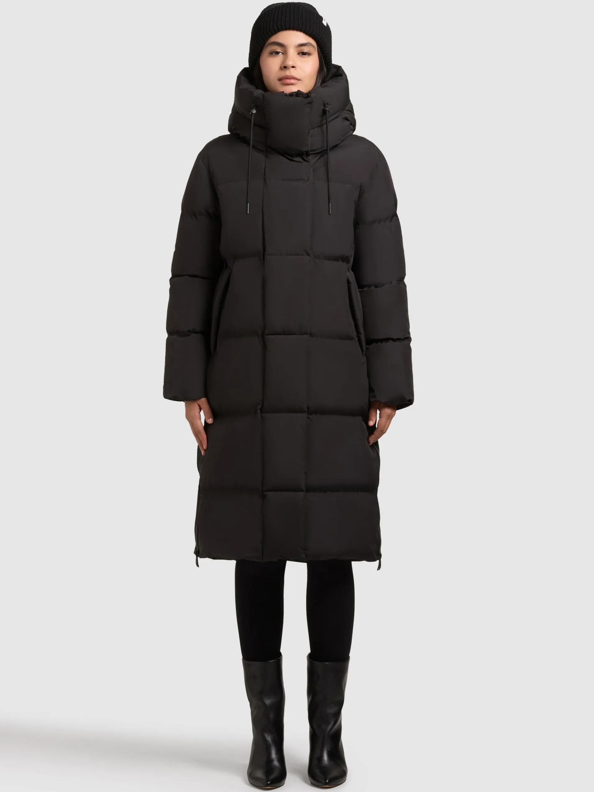 Mantel GUDA BLACK