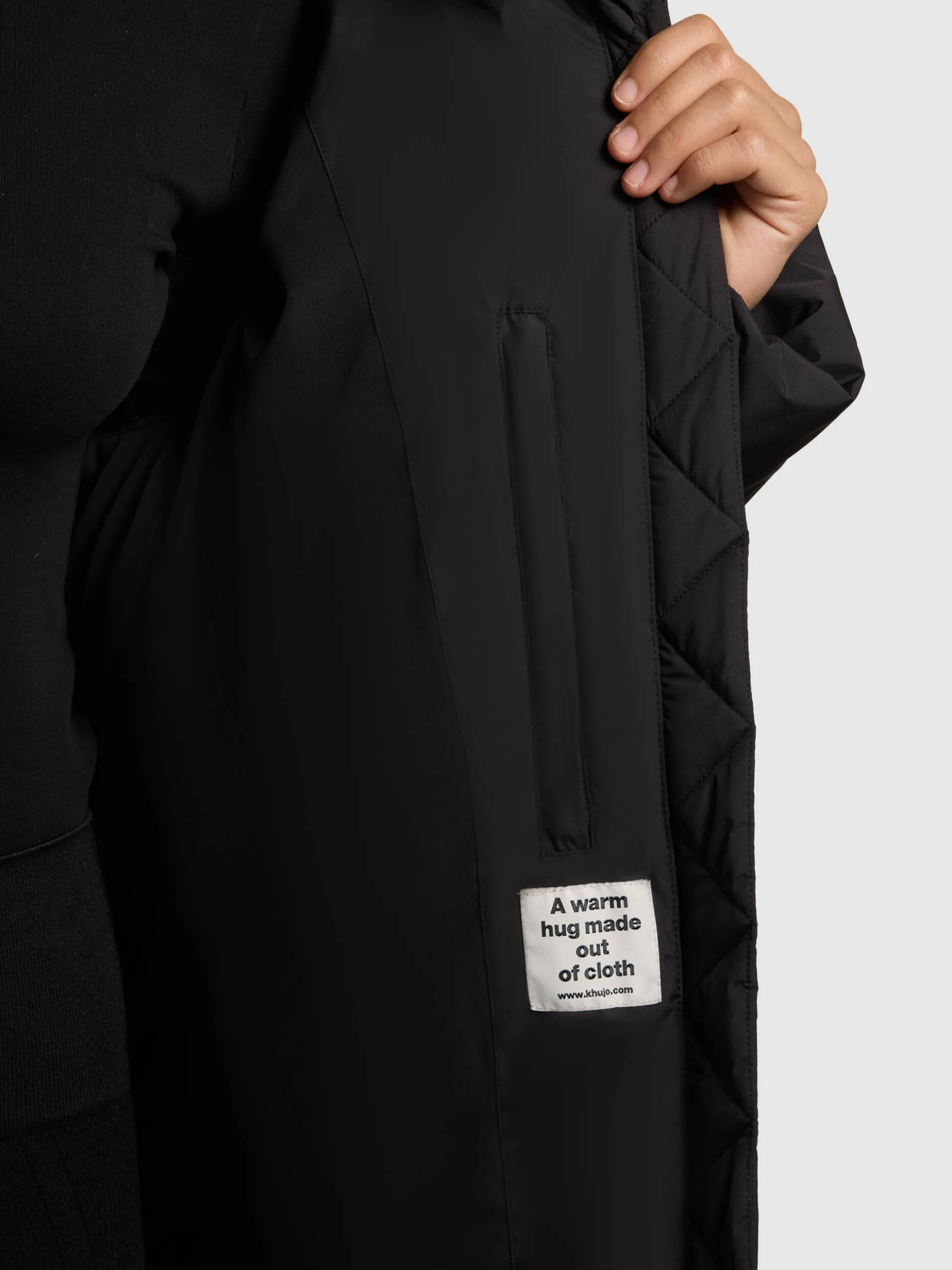 Mantel GUDA BLACK