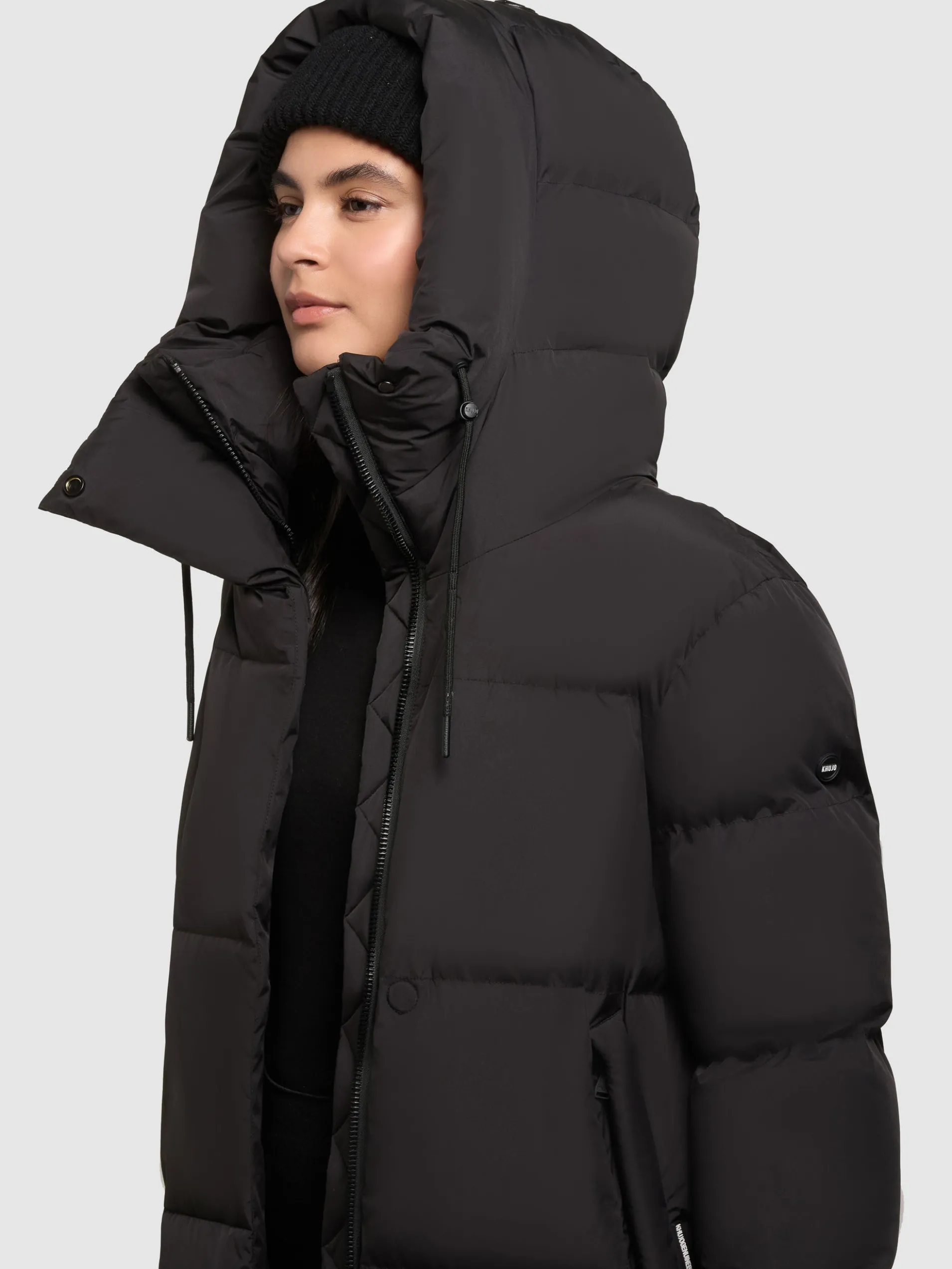Mantel GUDA BLACK