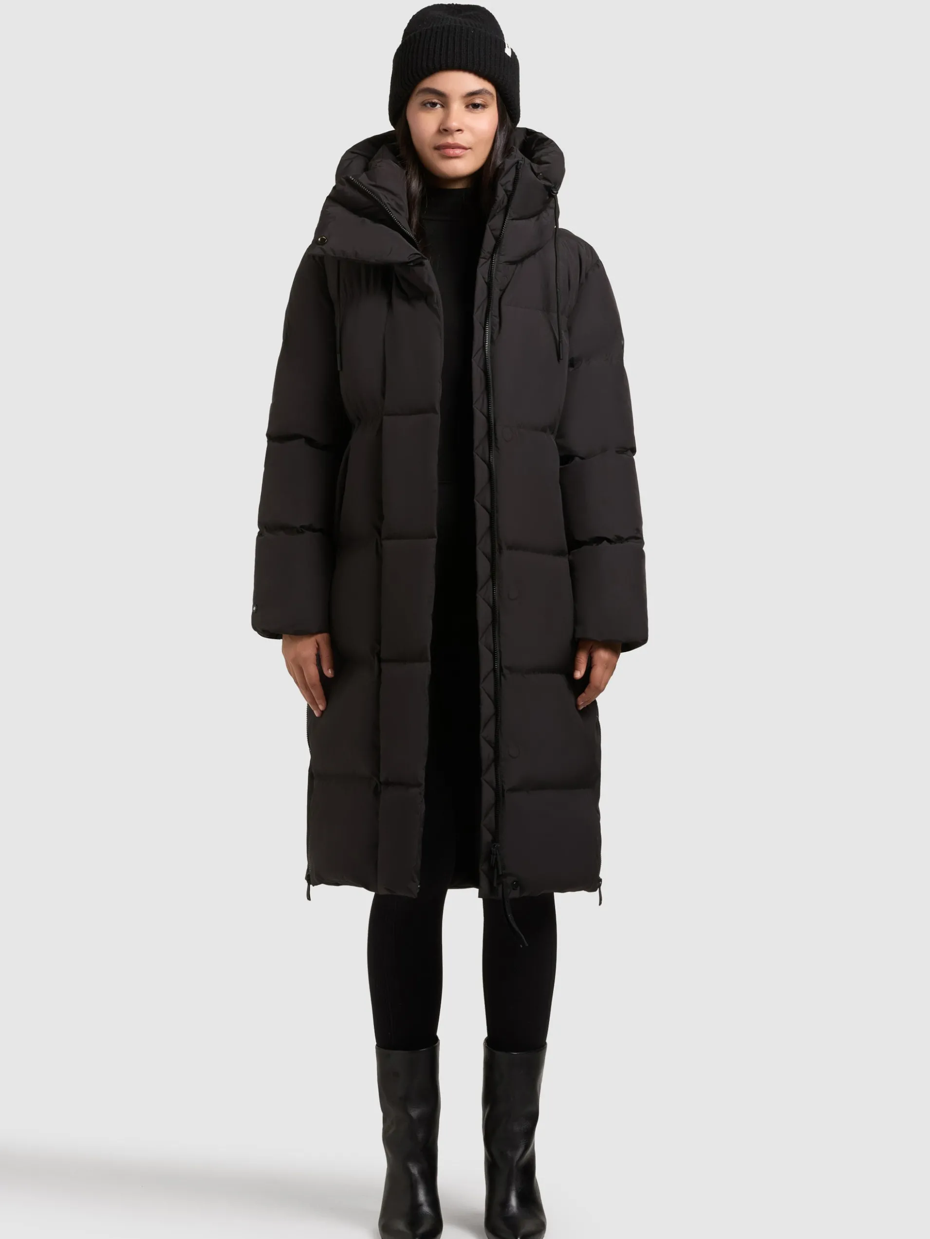 Mantel GUDA BLACK