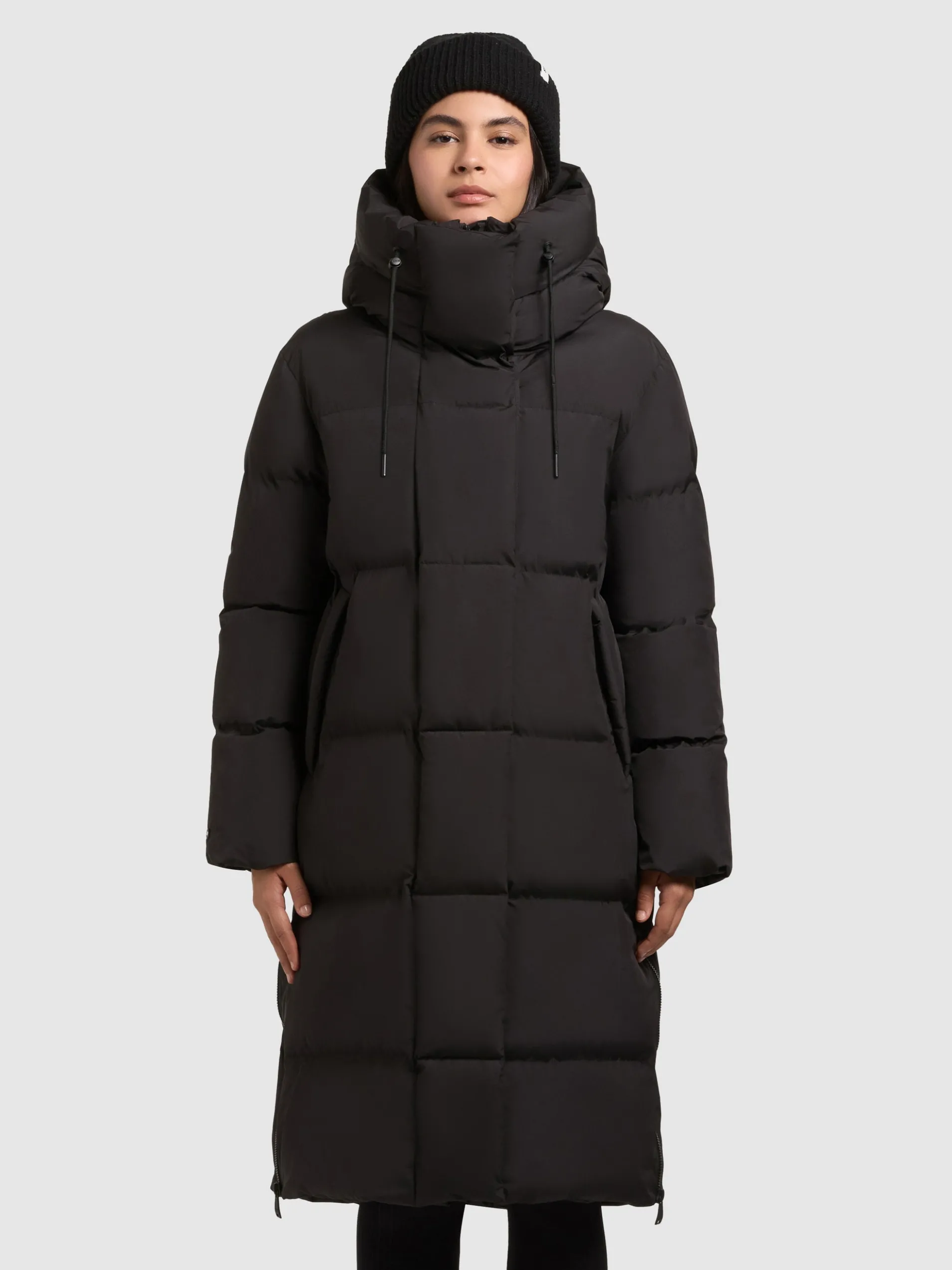 Mantel GUDA BLACK