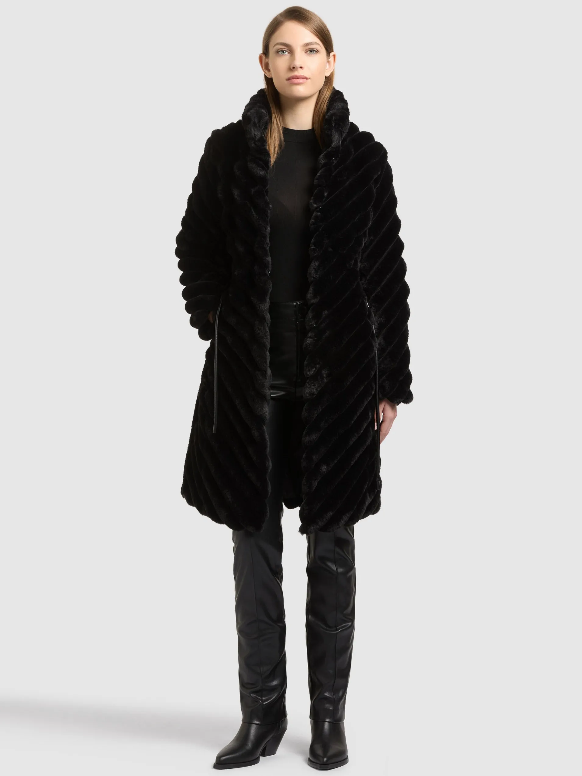 Mantel SABIJA BLACK