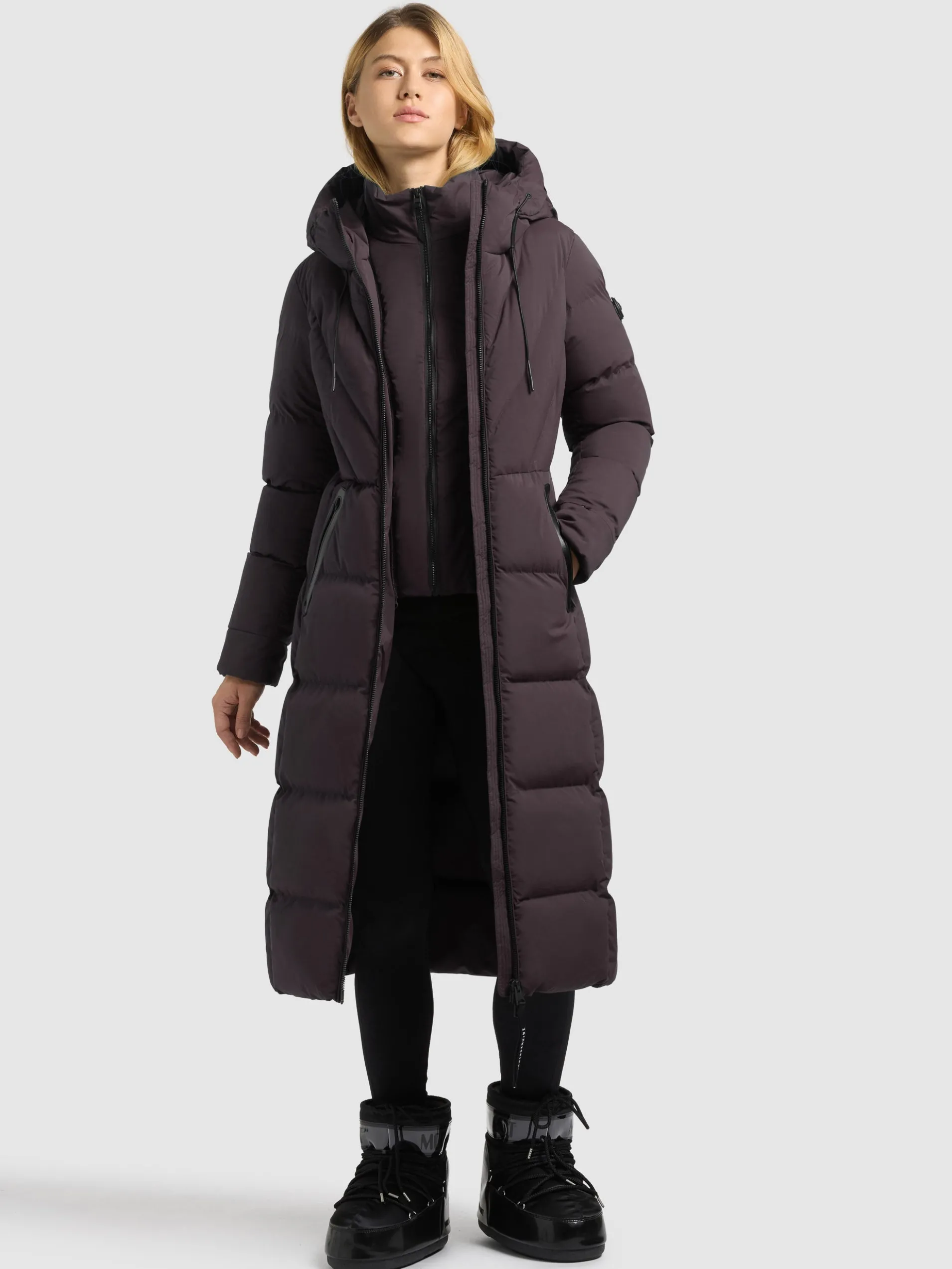 Mantel SORIA2 - 2IN1 (Einsatz herausnehmbar). MOODY PLUM