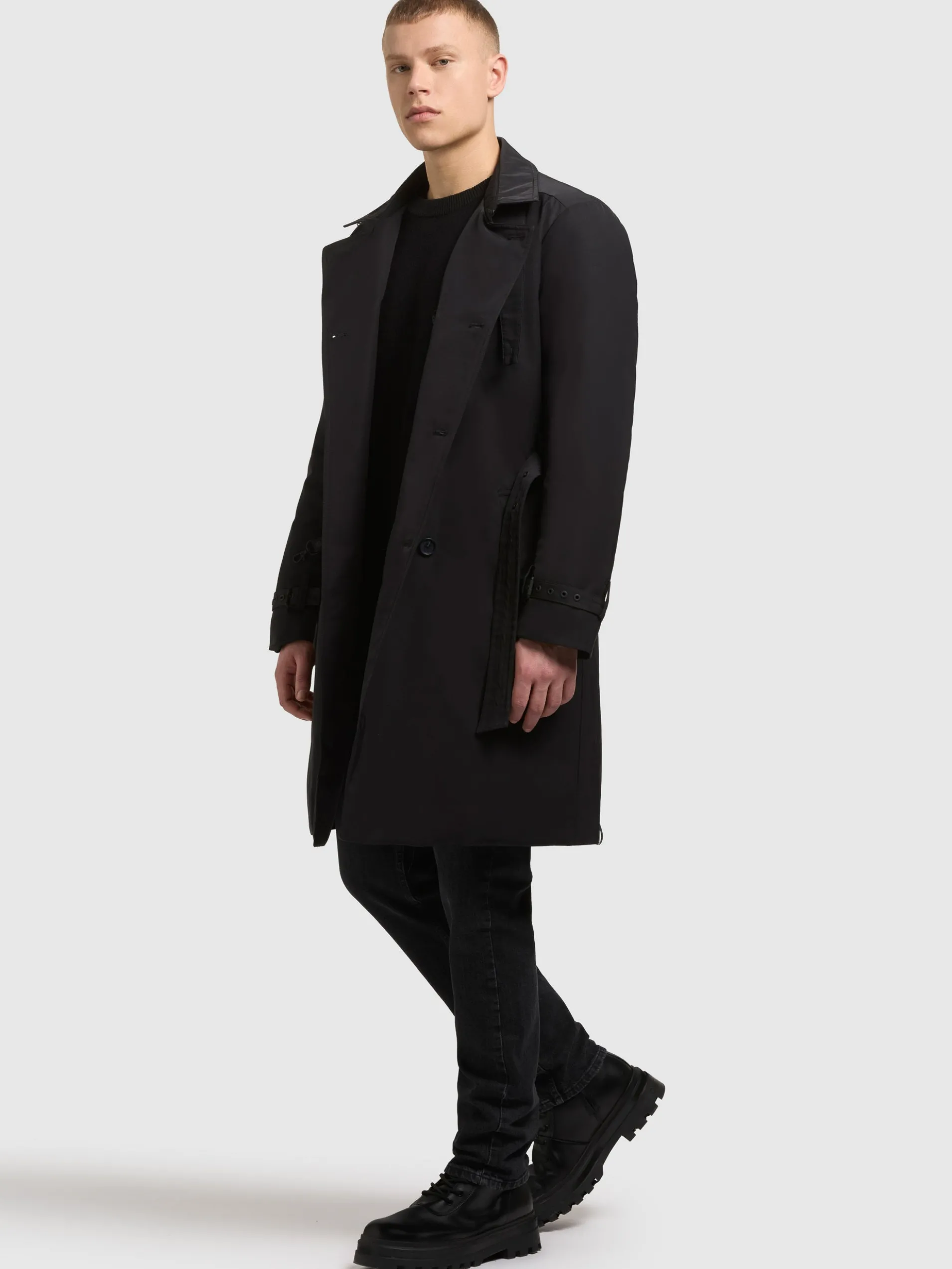 Mantel TARM BLACK